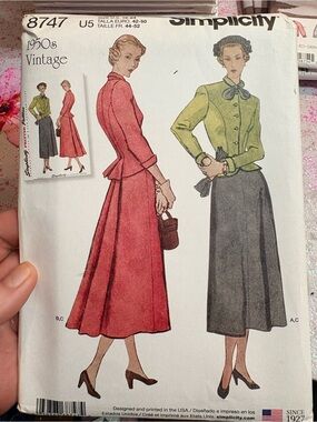 BN UNCUT SIMPLICITY 8747 U5 PLUS SIZE 1950S SEWING PATTERNS